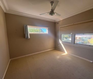 Cosy updated 2-bedroom cottage. - Photo 4