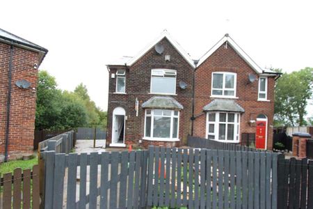 3 bedroom semi-detached house to rent - Photo 5