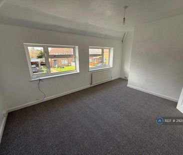 3 bedroom semi-detached house to rent - Photo 3
