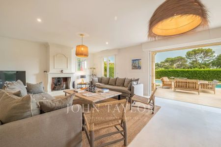 Maison à louer Mougins, Cote d'Azur, France16 500 EUR / Mois - Photo 3