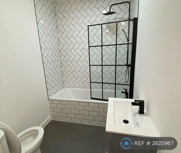 2 bedroom flat to rent - Photo 6