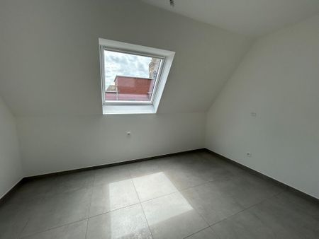 Bel-etagewoning te huur met 2 slaapkamers te Handzame - Photo 2