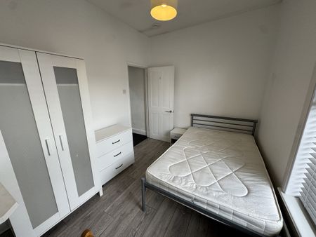 Upper Newborough Street, Burton Stone Lane - P2306 - Photo 3