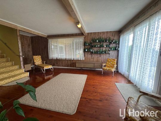 Charming Family Home with Stunning Views - Photo 1