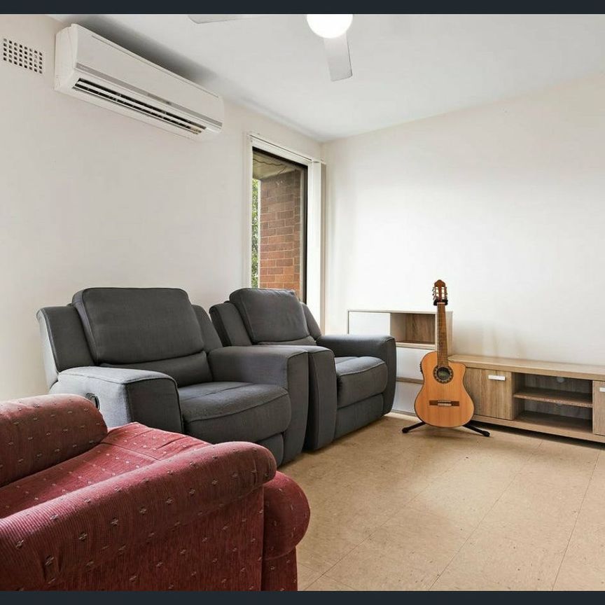 Family Home Nestled in a Quiet Cul-de-Sac - Photo 1