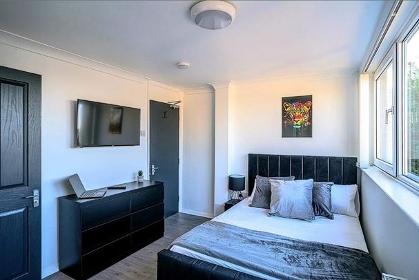 1 bedroom in a house share to rent - Photo 1