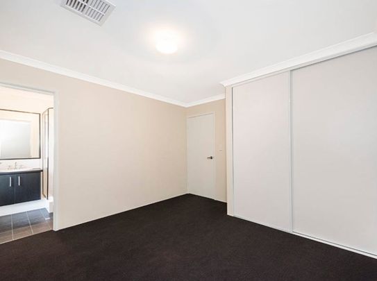 2-Bedroom Home in Brabham! - Photo 1