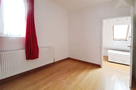 Milton Road, Caterham, Surrey, CR3 5JD - Photo 5