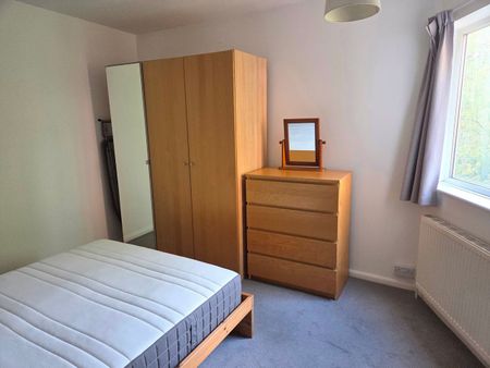 1 Bed Flat, Crescent Road, N8 - Photo 4