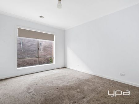 Three Bedroom Family Home with Two Separate Living Areas - Photo 4