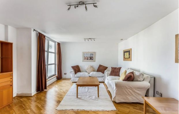 Room in a Shared Flat, Manchester Road, E14 - Photo 1