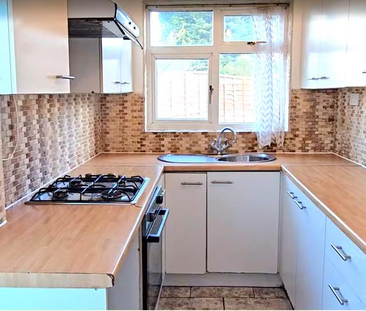 3 bedroom semi-detached house to rent - Photo 5