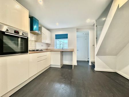 2 bedroom terraced house to rent - Photo 4