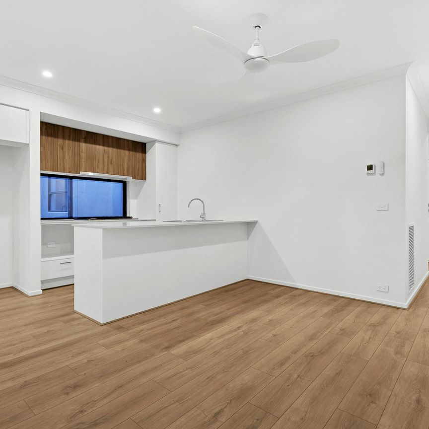 "A contemporary new build in a prime Wyndham Vale location." - Photo 1