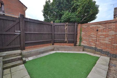 3 bedroom semi-detached house to rent - Photo 3