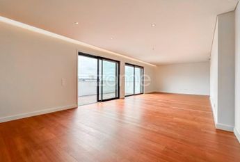 Apartamento T4 em Porto