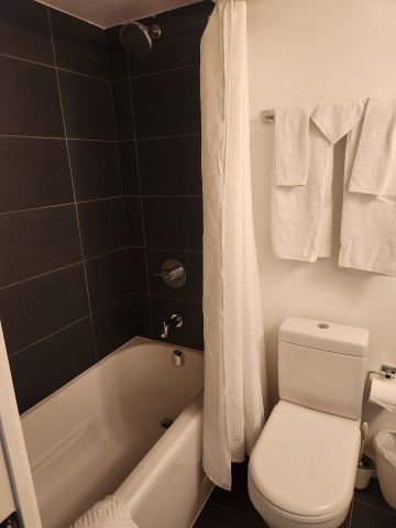 For Lease - 155 Yorkville Avenue Unit# 1616, Toronto, Ontario - Photo 5