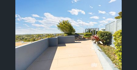 MODERN, SPACIOUS & ULTRA-CONVENIENT LIVING - Photo 5