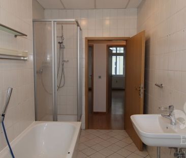 Niedliche und praktische 2 Raum Wohnung mit Tageslichtbad, Wanne un... - Photo 2