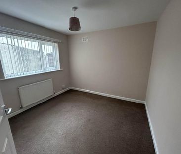 2 bedroom semi-detached bungalow to rent - Photo 6