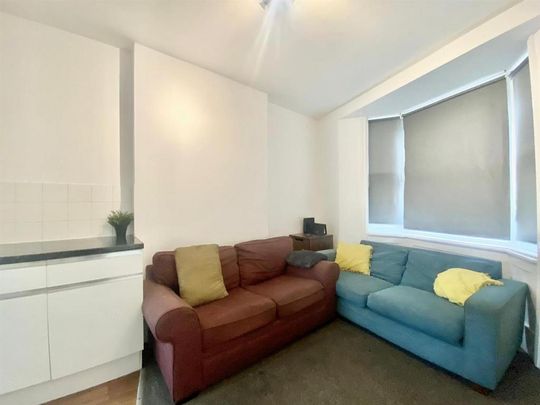 6 bedroom house to rent - Photo 1