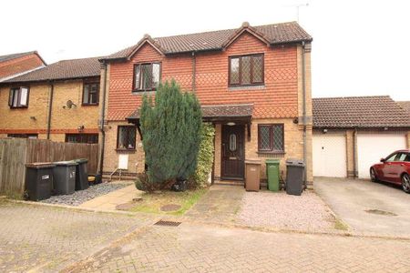 Bedroom House - Conservatory - Garage - Wigmore, LU2 - Photo 3