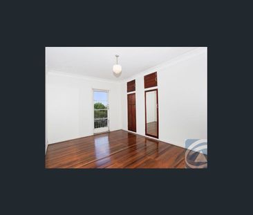 Funky Unit - Walk to Town - Photo 2