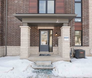 For Lease - 43 Griffith Street, Aurora, Ontario - Photo 3