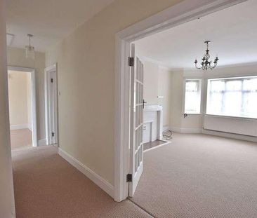 Old Park Road, London, Greater London, N13 - Photo 2