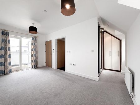 4 bedroom terraced house to rent - Photo 4