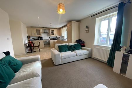 2 bedroom flat to rent - Photo 3