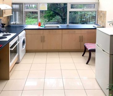 Studio to rent - Photo 6