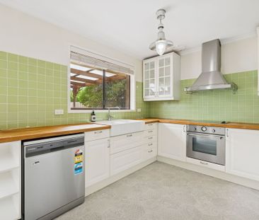 35 Meeson Street, Chisholm ACT 2905 - House For Rent | Domain - Photo 4