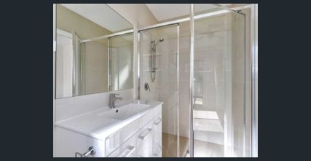 MODERN TWO BEDROOM UNIT HANDY TO BROOKESIDE! - Photo 3