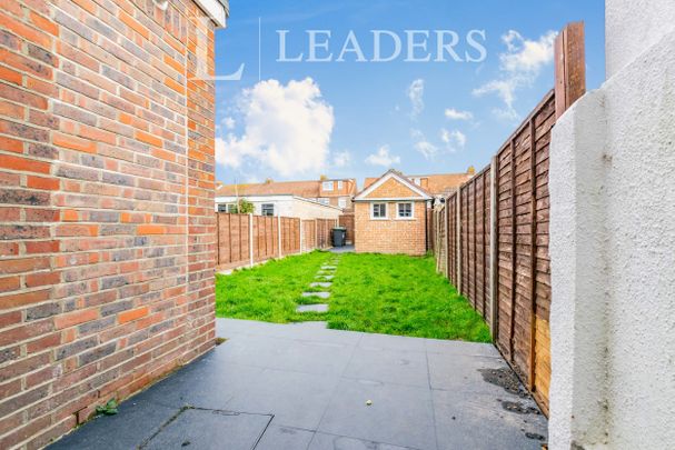 3 bedroom house to rent Hastings Avenue, Gosport, PO12 - Photo 1