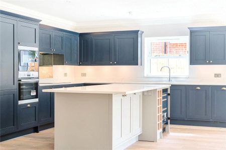 5 bedroom detached house to rent - Photo 5