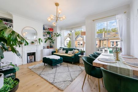 3 bedroom flat to rent - Photo 2