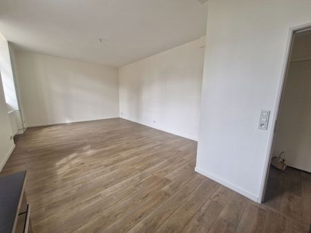Location Appartement 2 pièces 56m² - Photo 2