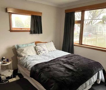 Central and convenient - six-bedroom student living - Photo 1