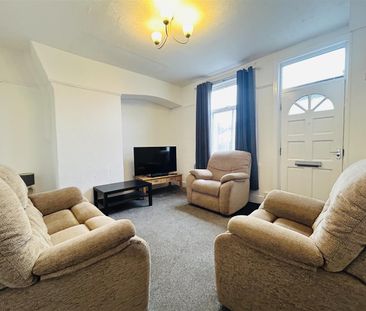 3 bedroom terraced house to rent - Photo 3