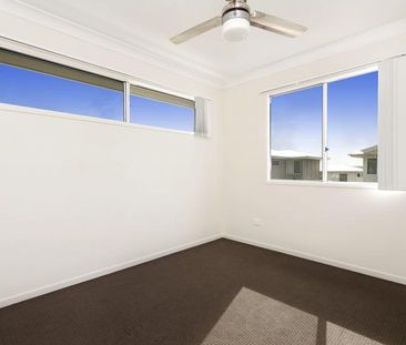 MODERN LIVING IN THE HEART OF MARSDEN - Photo 4