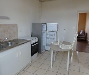 Location Appartement 2 pièces 38m² LE CREUSOT 71200 - Photo 5