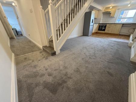 2 bedroom flat to rent - Photo 3
