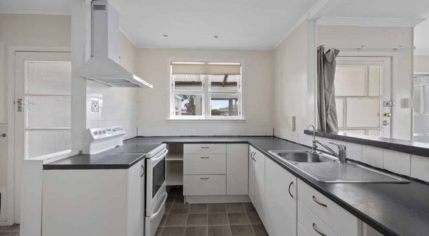 Close to Town - Photo 1