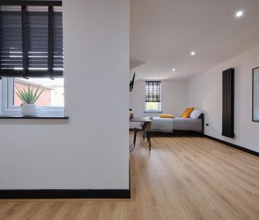 6 bedroom terraced house to rent - Photo 3