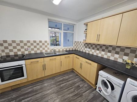 Flat 4 Hilltop Court, Brooklands Road, Crumpsall - Photo 3