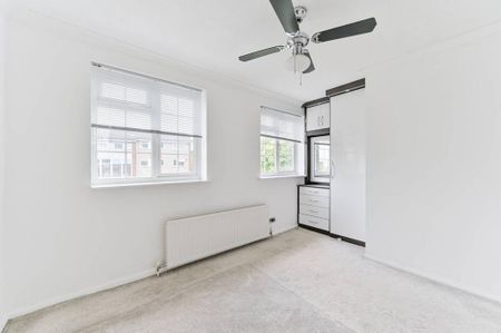 3 bedroom terraced house to rent - Photo 3