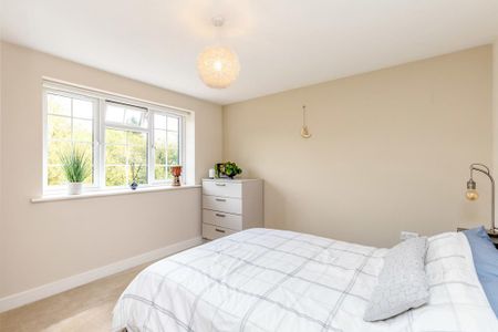 3 bedroom semi-detached house to rent - Photo 3