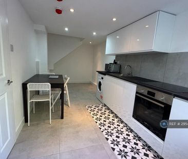Studio to rent - Photo 4
