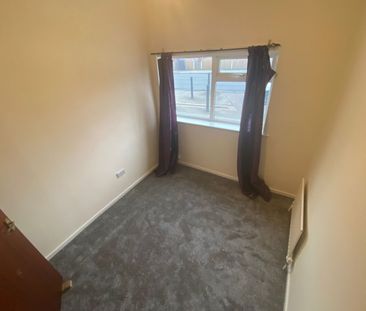 2 bed Apartment - To Let - Photo 3
